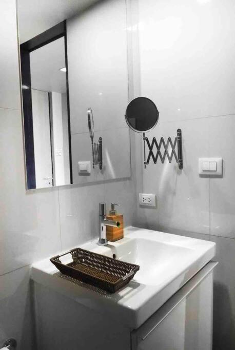 Stylish 1 Bedroom, Nice Pool,Bts Asok, Sukhumvit Bangkok Zewnętrze zdjęcie